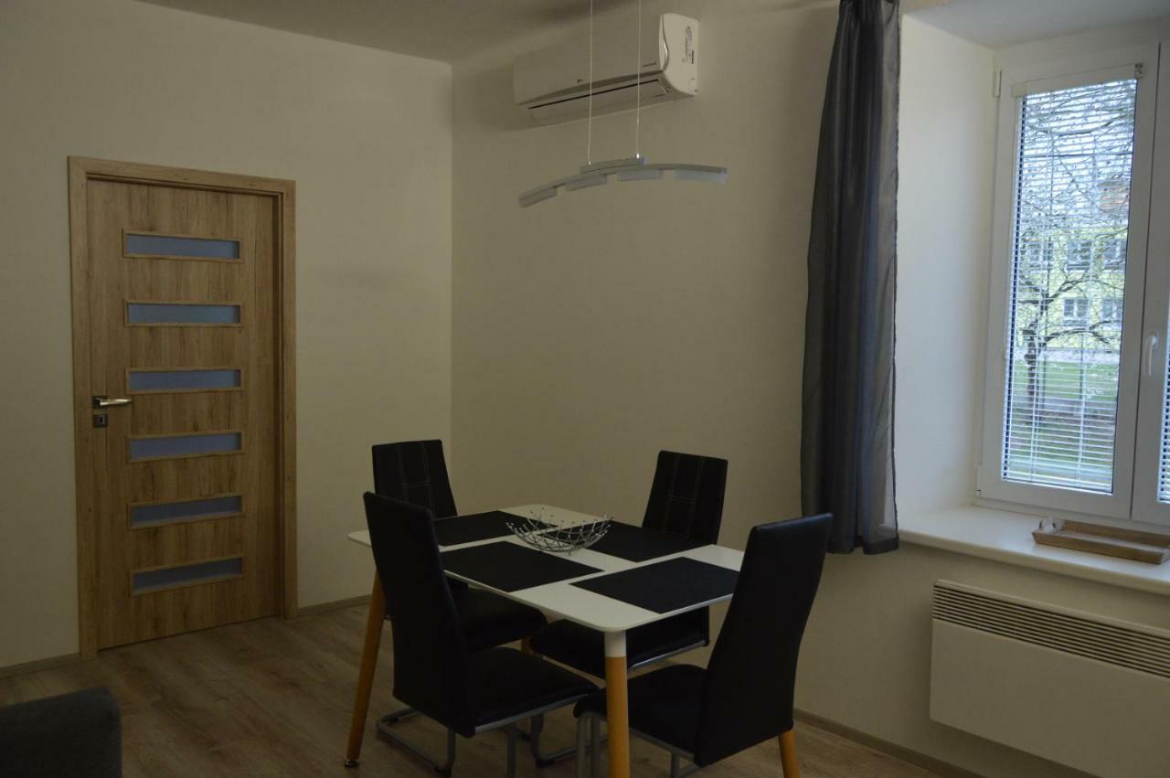 Apartmanovy Byt Trebon Bagian luar foto
