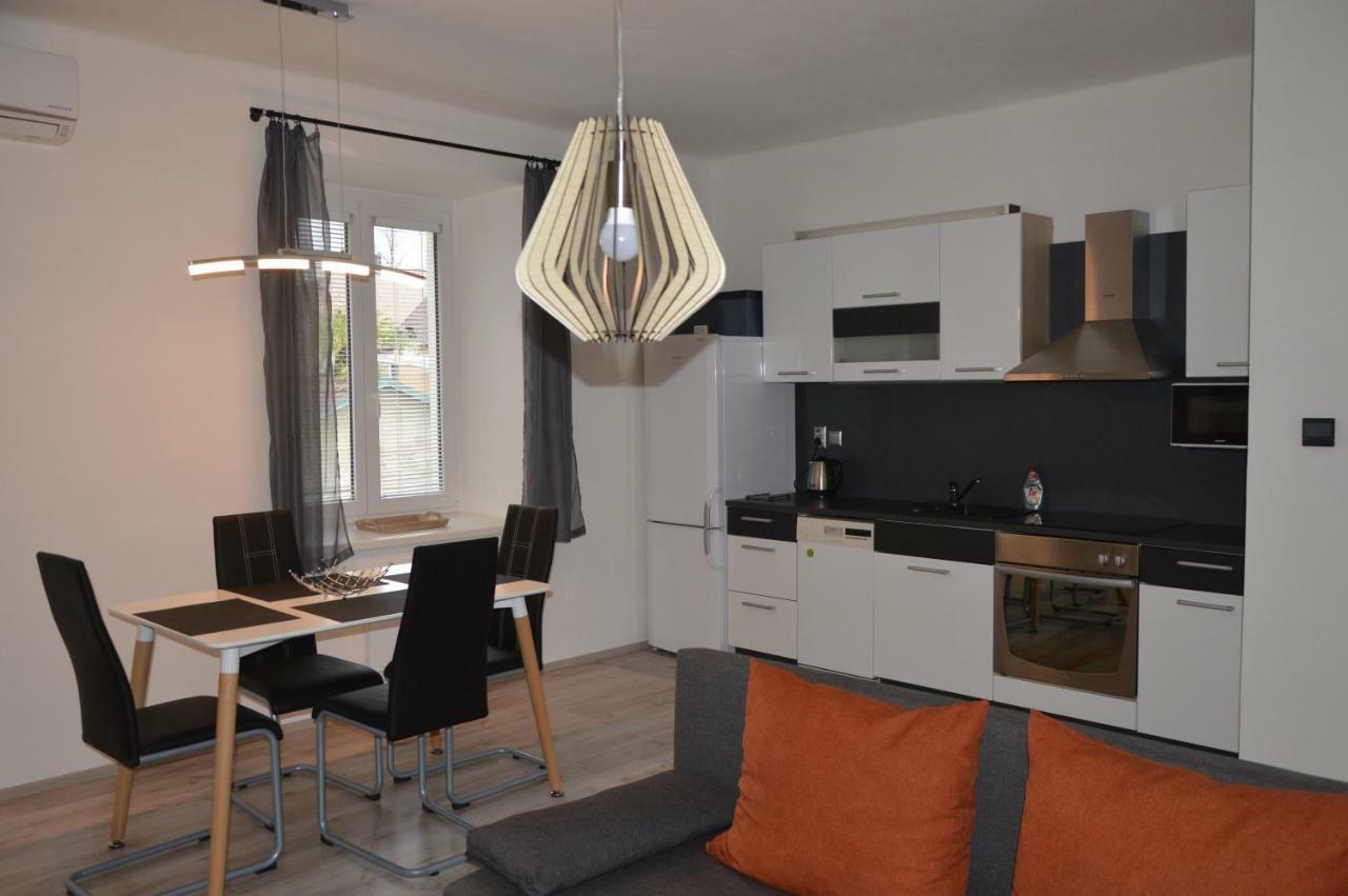 Apartmanovy Byt Trebon Bagian luar foto