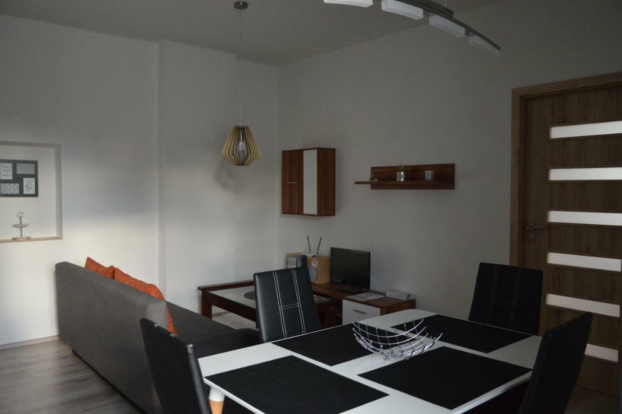 Apartmanovy Byt Trebon Bagian luar foto